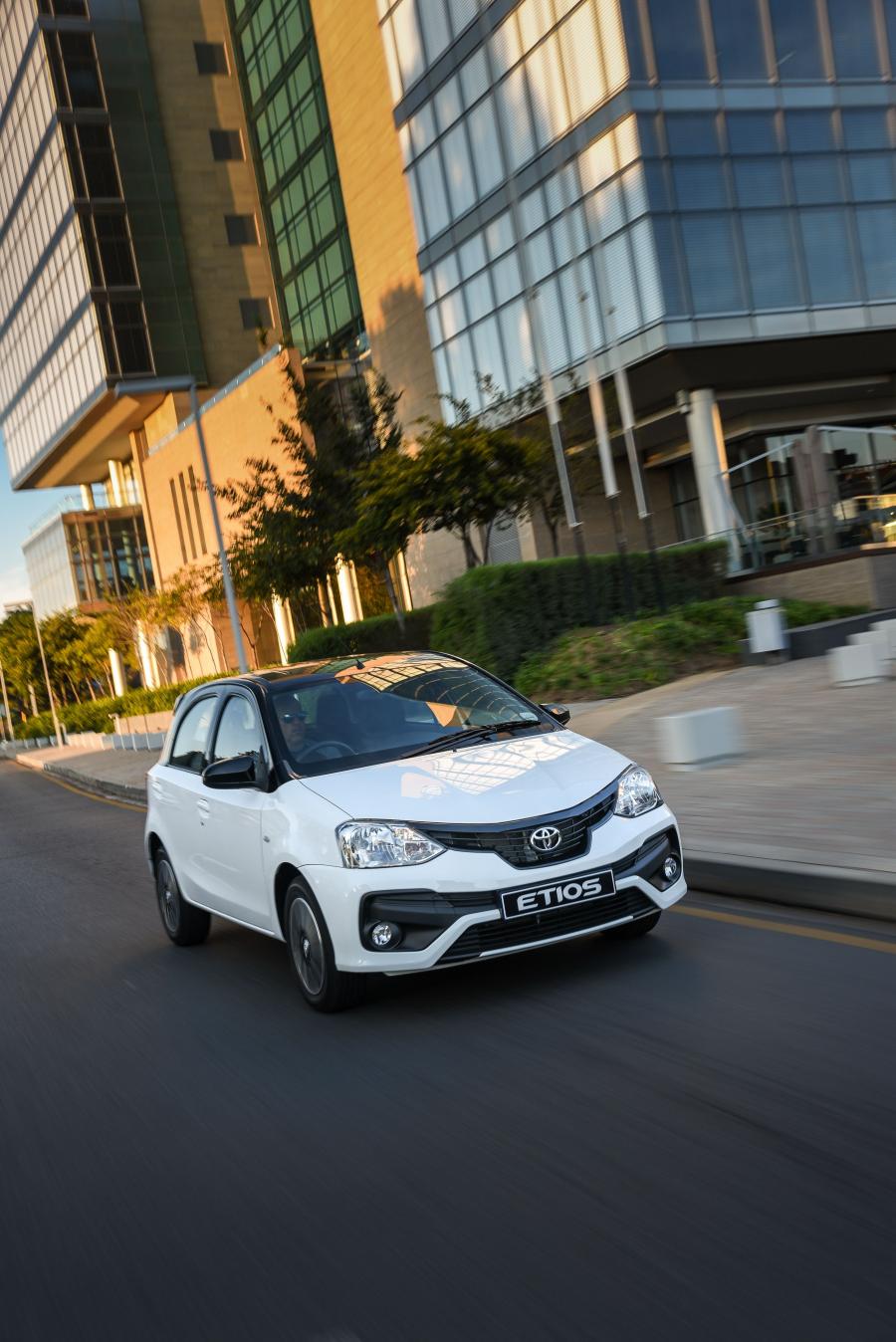  Toyota Etios Sport 2018 года  (ZA) (фото 10 из 33)